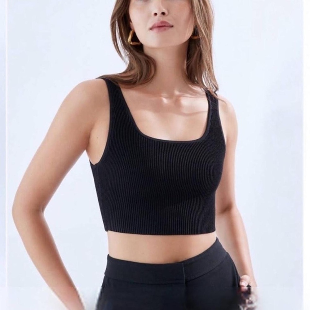 Babaton Aritzia Sculpt Knit Crop Black